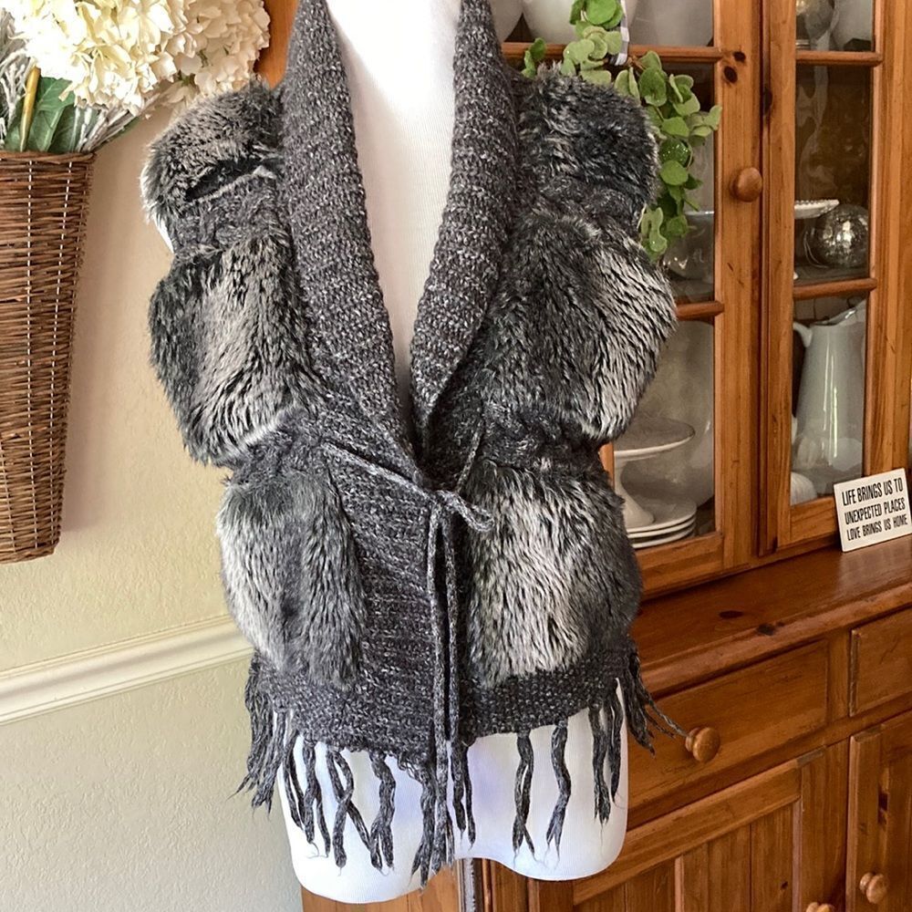 Vintage 90’s Dollhouse Faux Fur Cable Knit Wool Blend Wrap Tie Vest Size Large